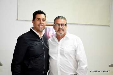 Debate entre los dos candidatos de primarias del PSOE de Telde (Foto Antonio Alí)